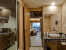 Deluxe Semi Suite Room